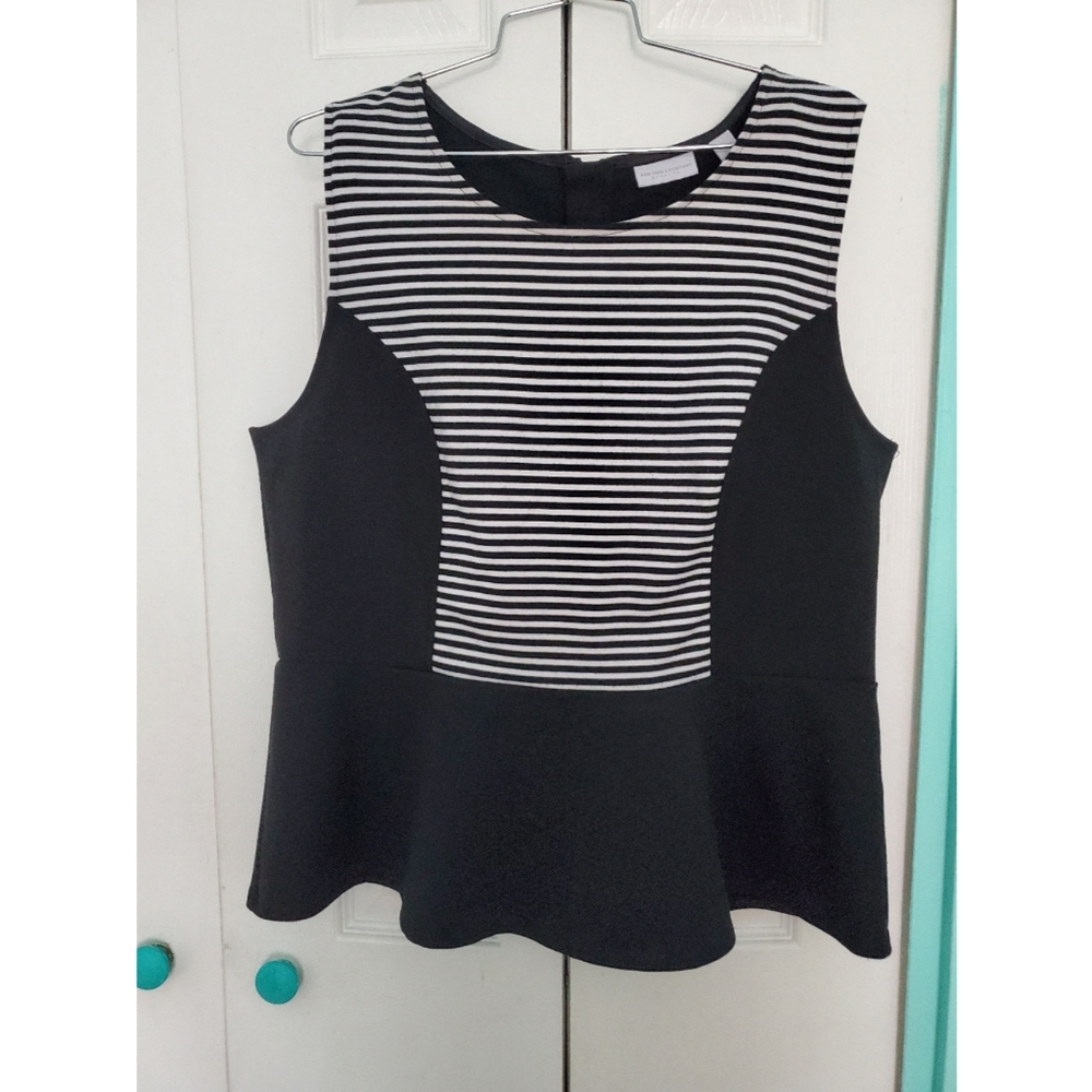Black And White Fitted Sleeveless Blouse